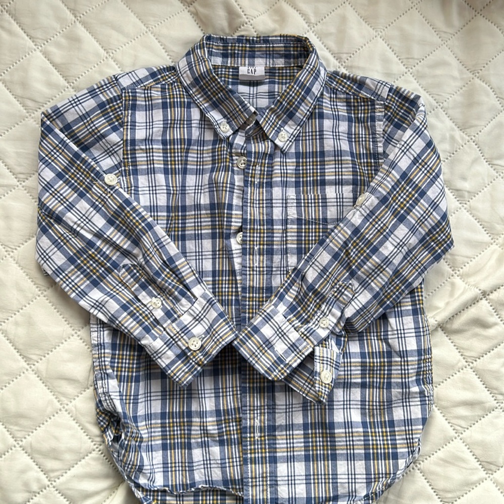 EEUC long sleeve gap button down. Button for rolling sleeves up.